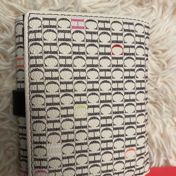 Carolina Herrera ID Wallet – Luxury Designer Card Holder mini travel wallet - Picture 6 of 10